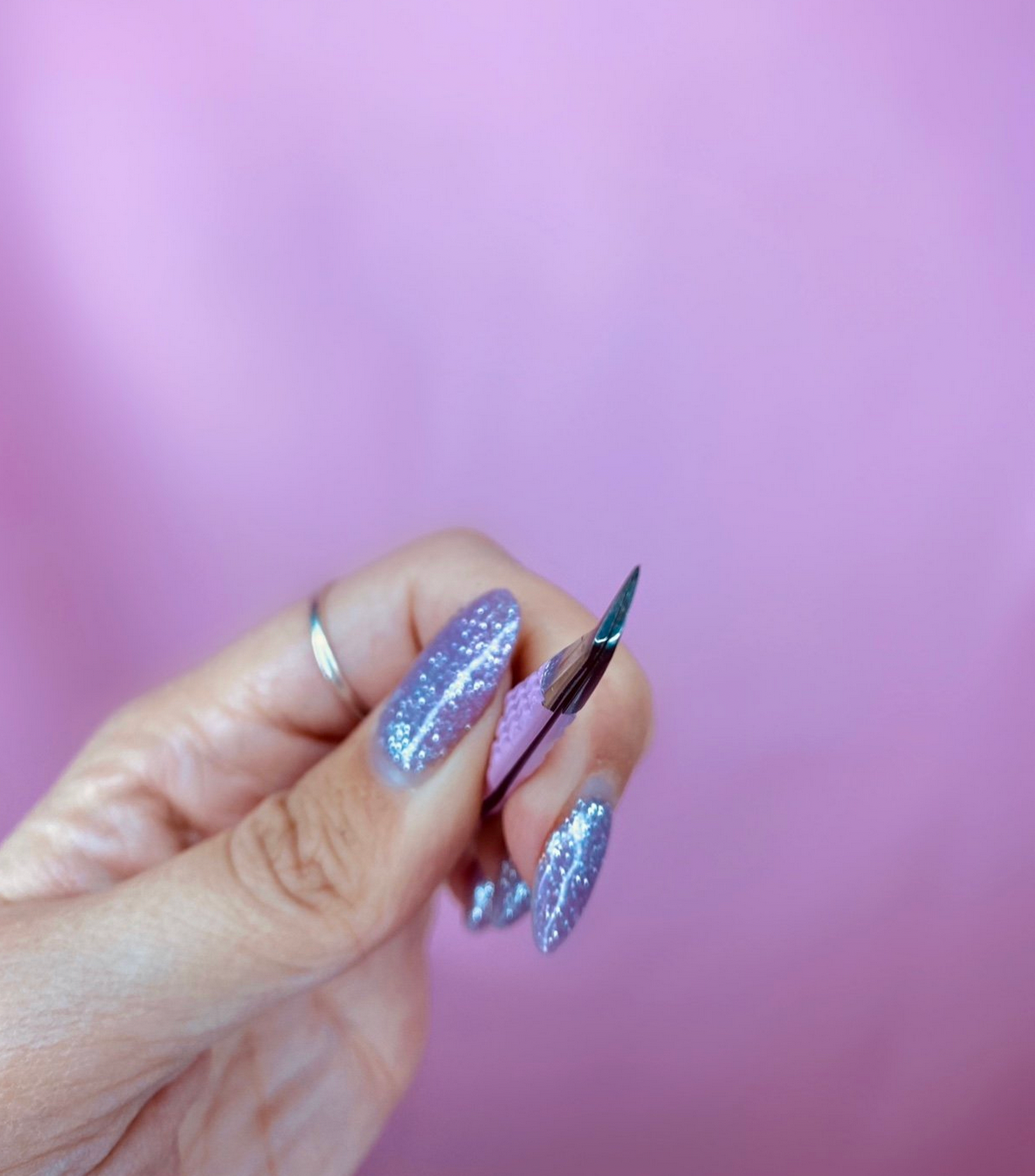 Angled Petite Volume Tweezer